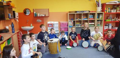 Bubnování ve školní družině 